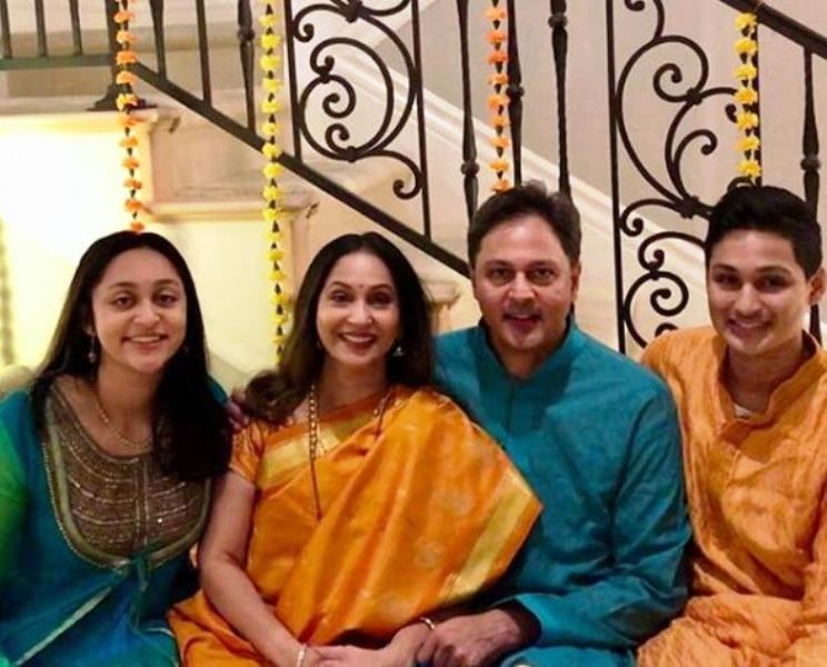 Ashwini Bhave  Family