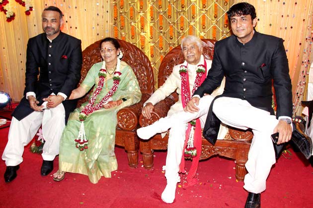 Anil Kapoor, Hema Malini and others at Ramesh and Seema Deo's wedding  anniversary - Photogallery