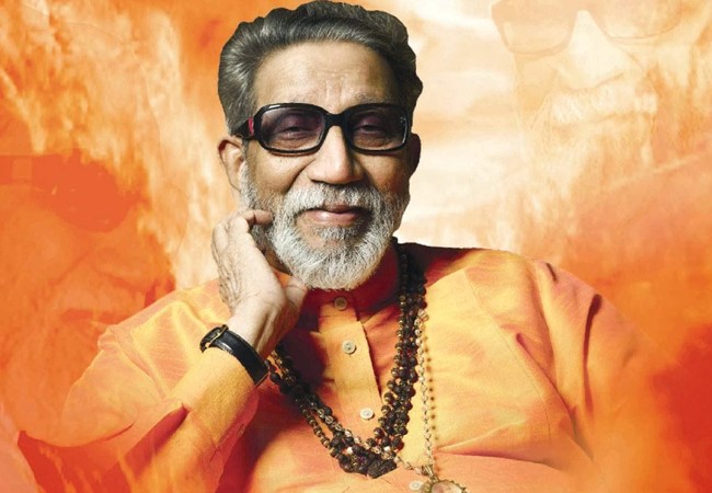  Balasaheb Thackeray बाळासाहेब ठाकरेंनी अमिताभ बच्चनपासून ते संजय दत्तपर्यंत ‘या’ सर्व कलाकारांना केली मदत