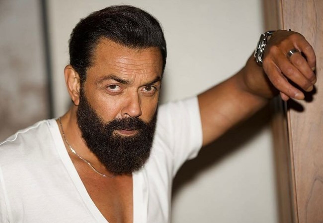  Bobby Deol करियरच्या २८ वर्षांनी, वयाच्या ५३ व्या वर्षी चमकले बॉबी देओलचे नशीब मिळाले अफाट यश