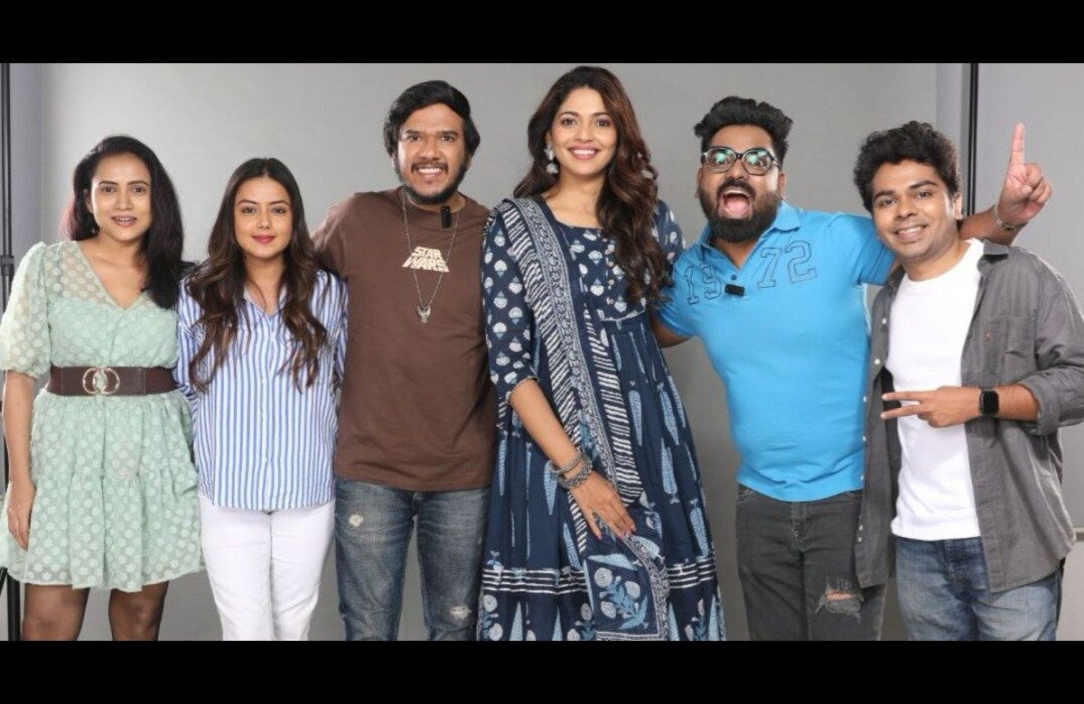 Ambat Shoukin Marathi Movie