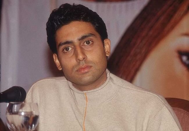 Abhishek Bachchan एकेकाळी होता LIC Agent; चित्रपटांची गिनीज बुकमध्येही आहे नोंद
