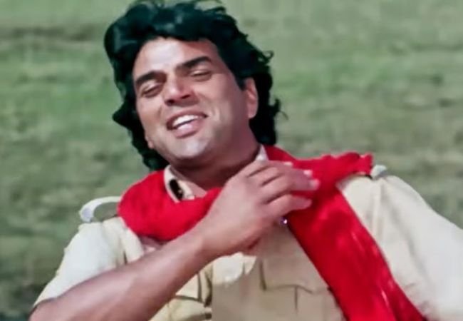dharmendra in pratiggya movie