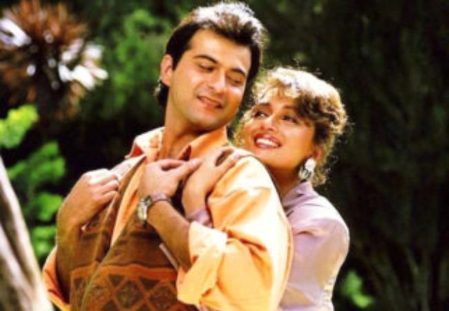  Madhuri Dixit हिच्या राजा चित्रपटाला ३० वर्ष पुर्ण!