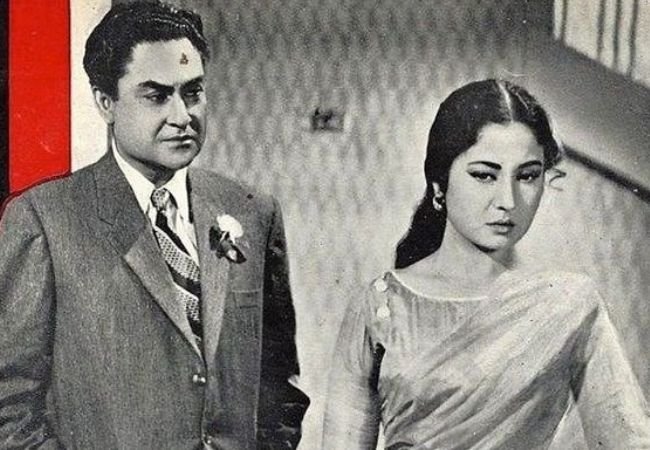 Aarti Movie : कभी तो मिलेगी कहीं तो मिलेगी बहारों की मंझील राही……
