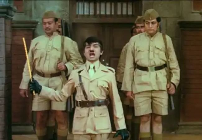 आधी फ्लॉप नंतर ब्लॉकबस्टर Sholay बद्दल असं का झालं?