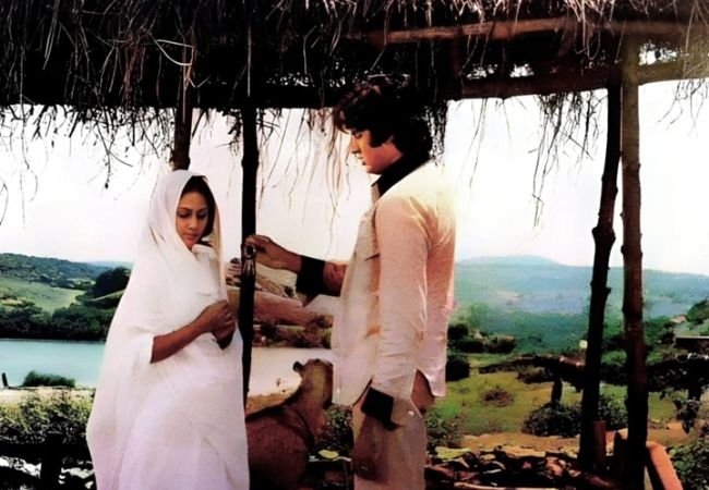 Sholay चित्रपटावेळी जया बच्चन यांनी बिग बींना दिली होती ‘ही’ गुड न्यूज!