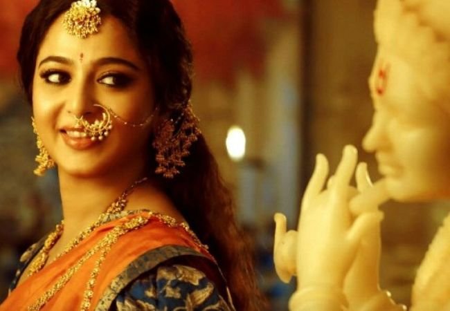 Bollywood : तीन मुस्लीम एकत्र आले आणि तयार झालं श्रीकृष्णाचं Iconic गाणं!