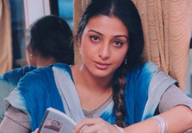 Tabu : वयाने १२ वर्ष मोठ्या असलेल्या ‘या’ सुपरस्टारच्या आईची साकारली भूमिका