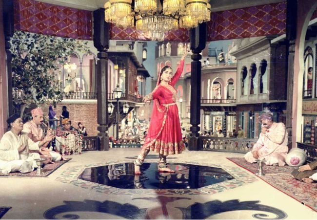  Kamalistan Studio च्या खाणाखुणा मिटत चालल्यात…
