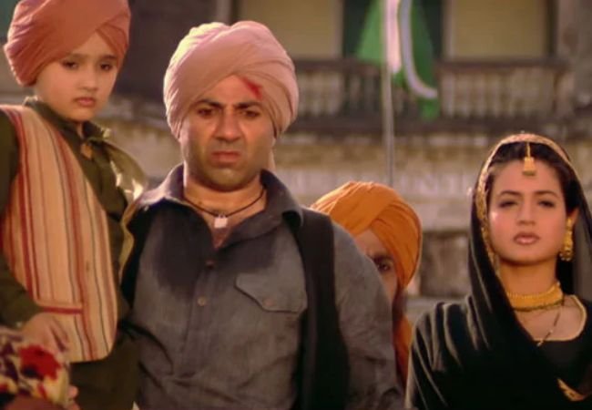  Sunny Deol : “अनेकांना वाटलं ‘गदर’ चालणार नाही, पण…”; स्वत:च्या हिट चित्रपटाबद्दल काय म्हणाला सनी?