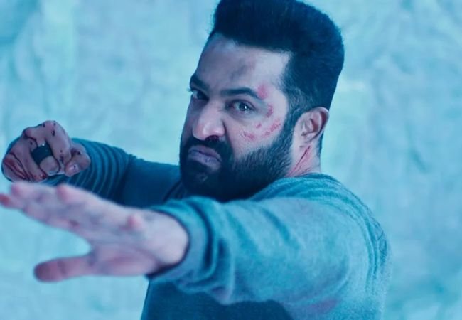 Jr NTR ‘वॉर २’ चित्रपटानंतर या दोन चित्रपटांमध्ये झळकणार!