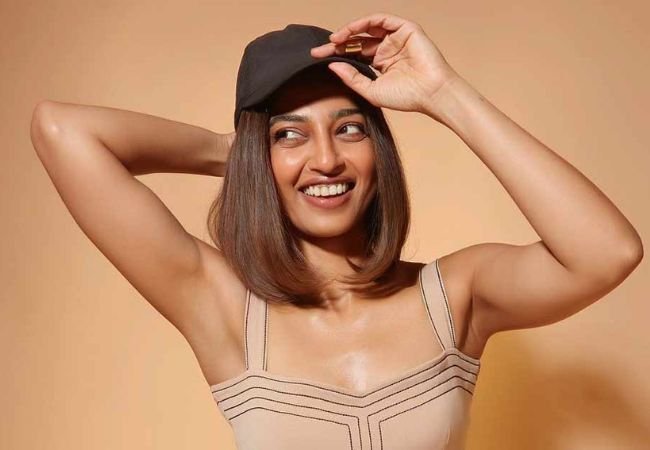Radhika Apte : ‘OTT’ची खरी क्वीन!