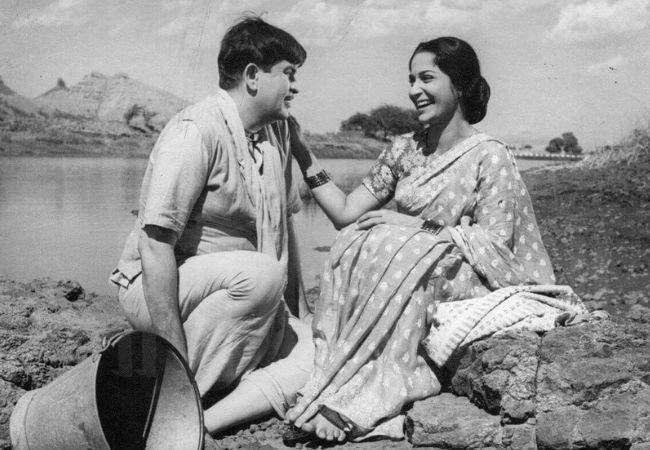 Raj Kapoor आणि वहिदा रहमान यांच्या ट्रेनवर विद्यार्थ्यांनी दगडफेक का सुरू केली?