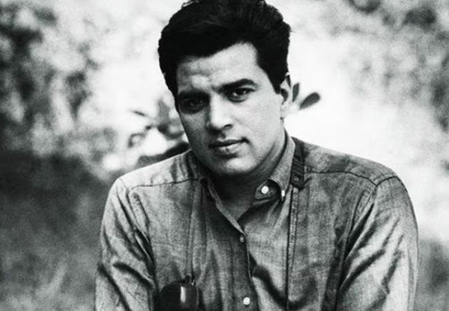 जेव्हा सिनेमाच्या शौकापायी लहानपणी Dharmendra यांनी बसच्या टपावर बसून प्रवास केला!