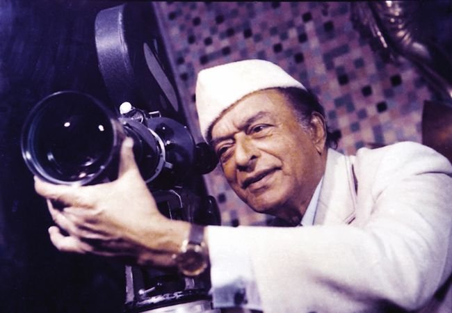  V. Shantaram यांच्या बायोपिकमध्ये दीपिका पादूकोणसोबत झळकलेला ‘हा’ अभिनेता साकारणार शांताराम बापूंची भूमिका!