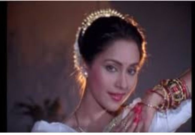  सांज ये गोकुळी सावळी सावळी..